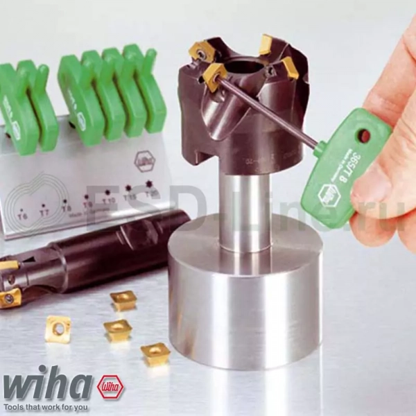 WIHA 27617, Отвертка с рукояткой-флажком, TORX PLUS 8IPx40 мм, серия 370IP