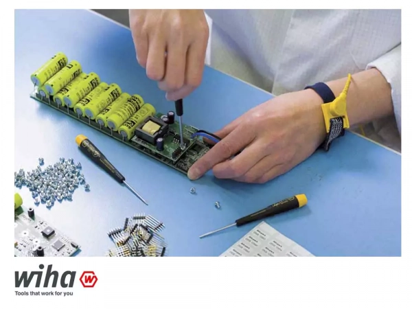 WIHA 27761, Отвертка Precision ESD, TORX PLUS 5IPx40 мм, серия 278IP ESD